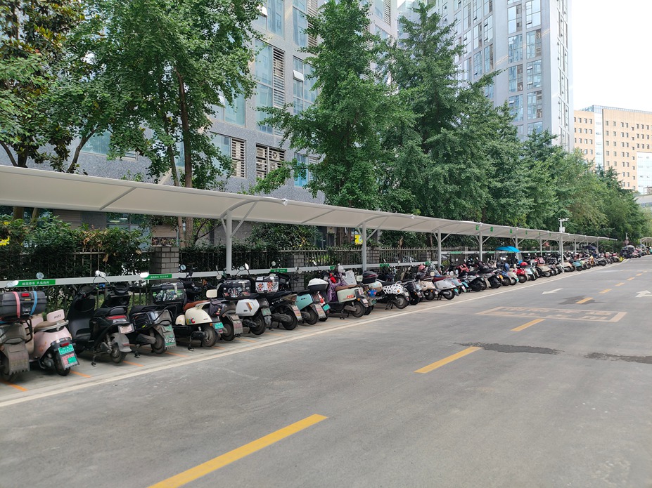 华西科创中心电瓶车车棚膜结构工程案例