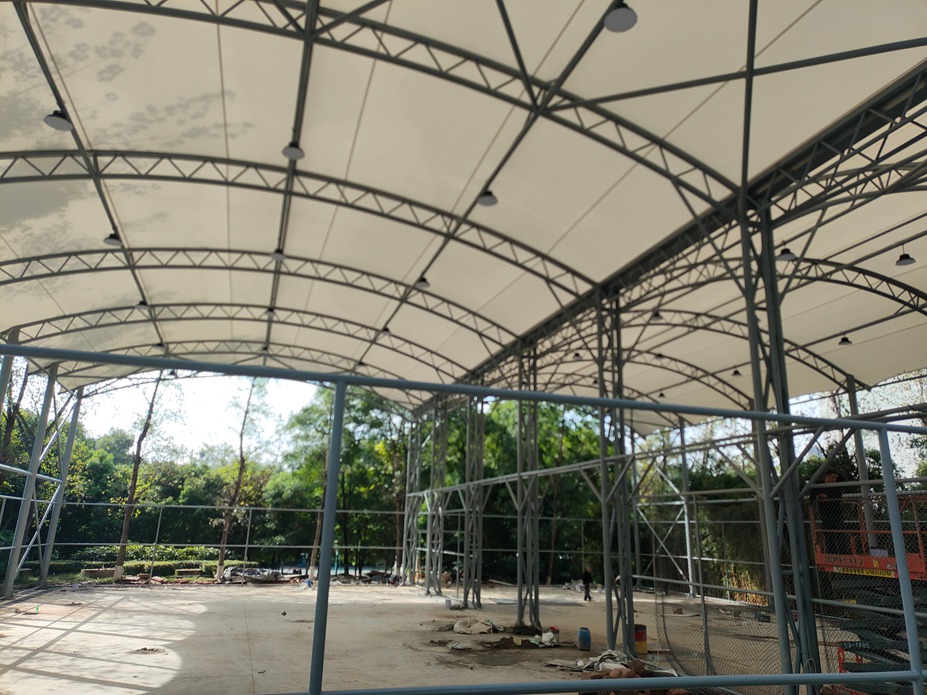 四川检察官学院球场膜结构工程照片11_成都膜结构案例