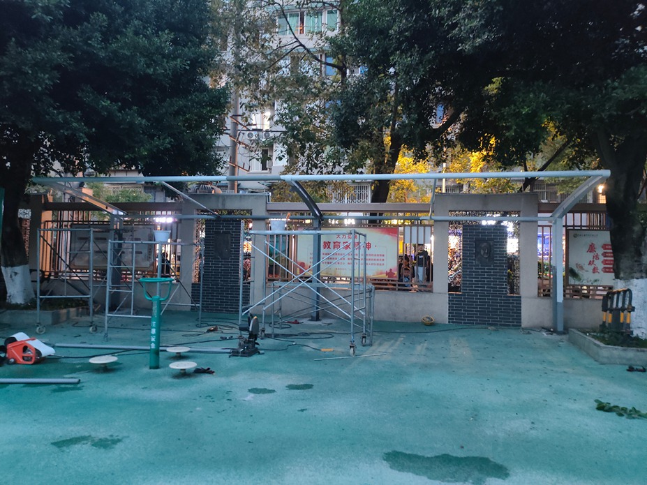 成都玉林小学电瓶车棚膜结构工程照片3_成都膜结构案例