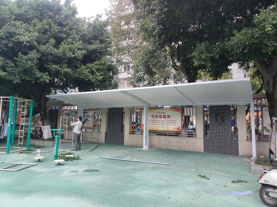 成都玉林小学电瓶车棚膜结构工程照片6_成都膜结构案例