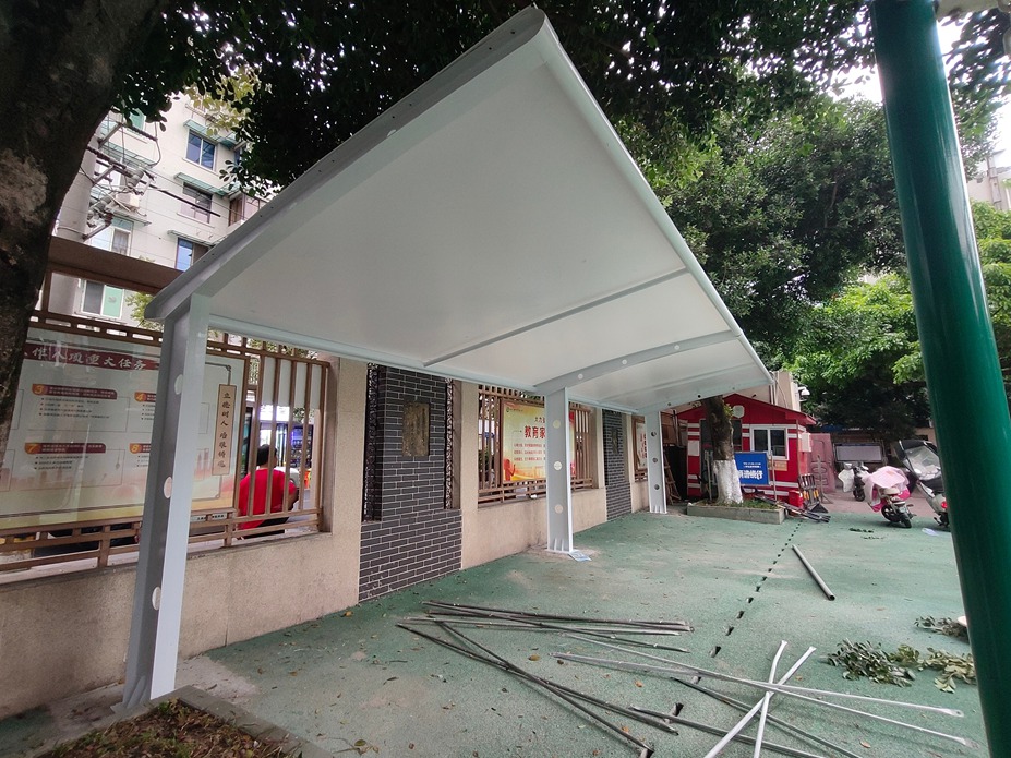 成都玉林小学电瓶车棚膜结构工程照片8_成都膜结构案例