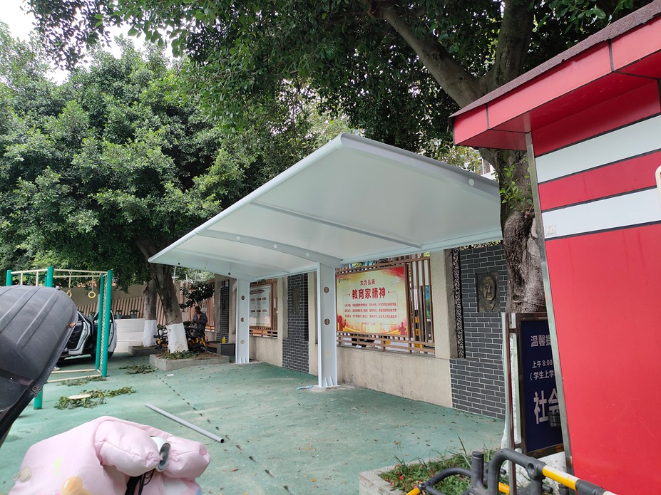 成都玉林小学电瓶车棚膜结构工程照片12_成都膜结构案例