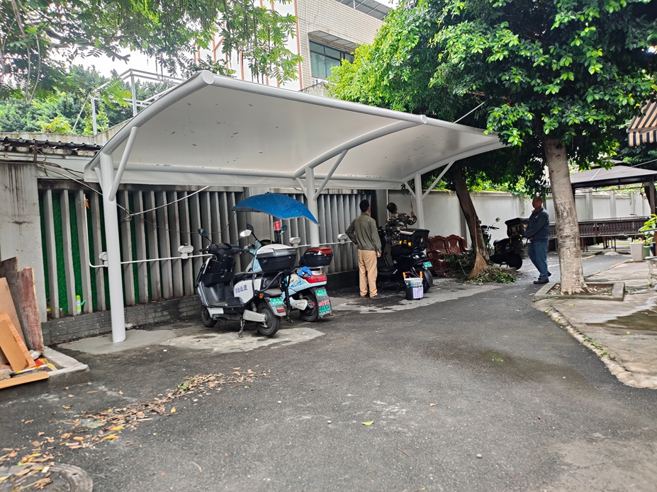 成都长寿苑车棚膜结构工程照片6_成都膜结构案例