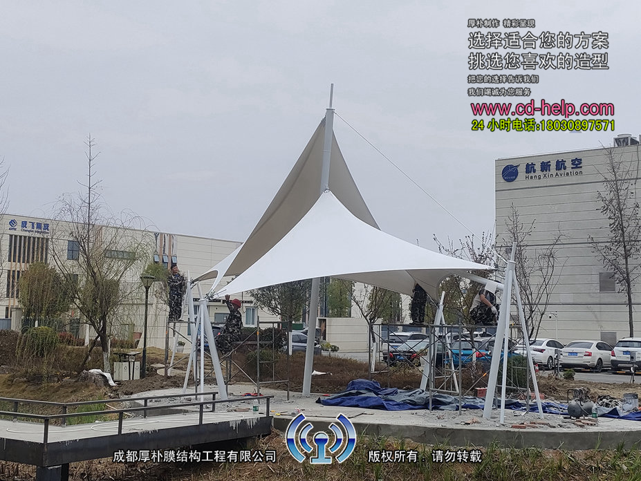 新都航空一路景观膜结构工程照片6_成都膜结构案例
