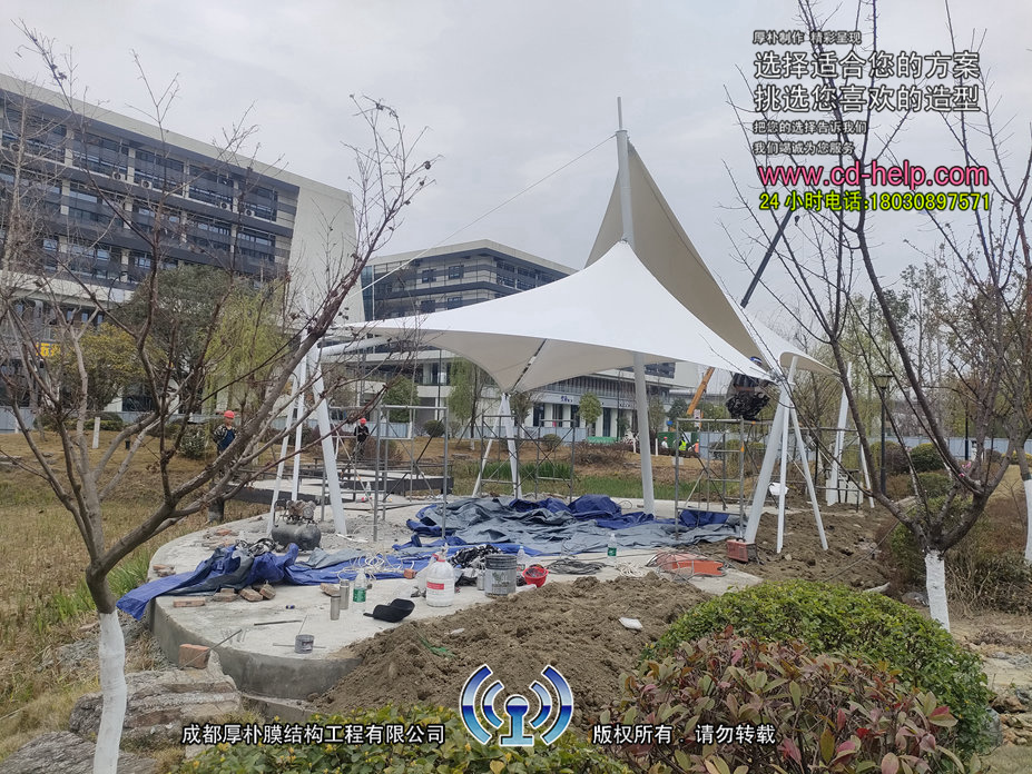 新都航空一路景观膜结构工程照片12_成都膜结构案例