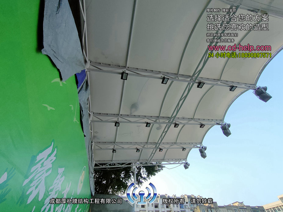 眉山苏祠中学体育看台膜结构工程照片5_成都膜结构案例