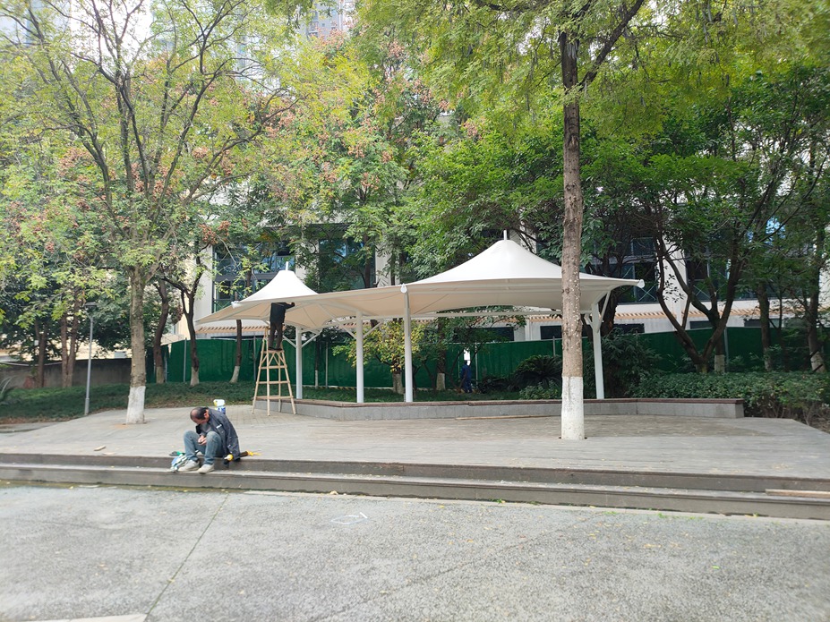 花照壁公园休闲亭遮阳膜结构工程照片3_成都膜结构案例