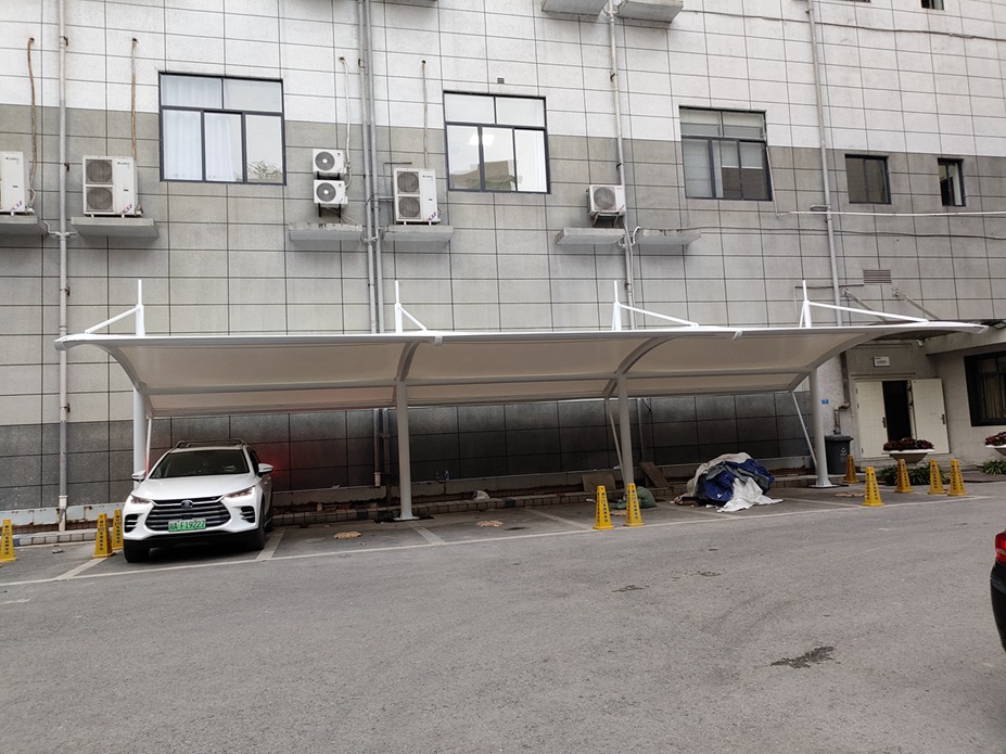 达州建行车棚膜结构工程照片2_成都膜结构案例