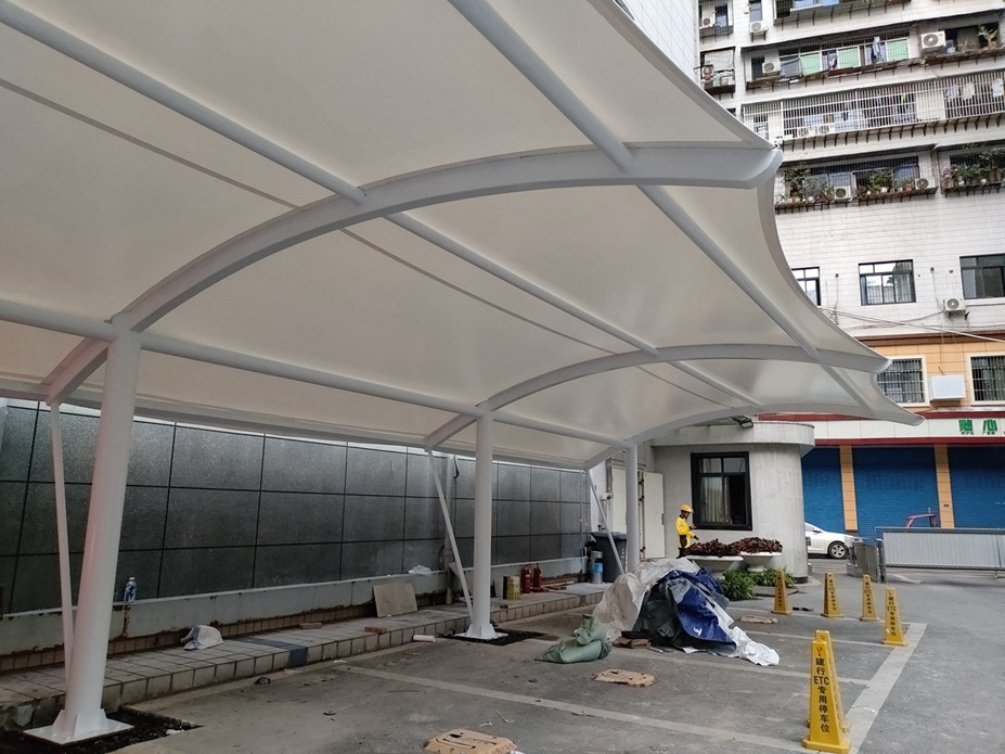 达州建行车棚膜结构工程照片6_成都膜结构案例