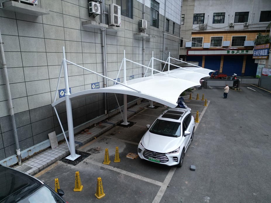 达州建行车棚膜结构工程照片9_成都膜结构案例