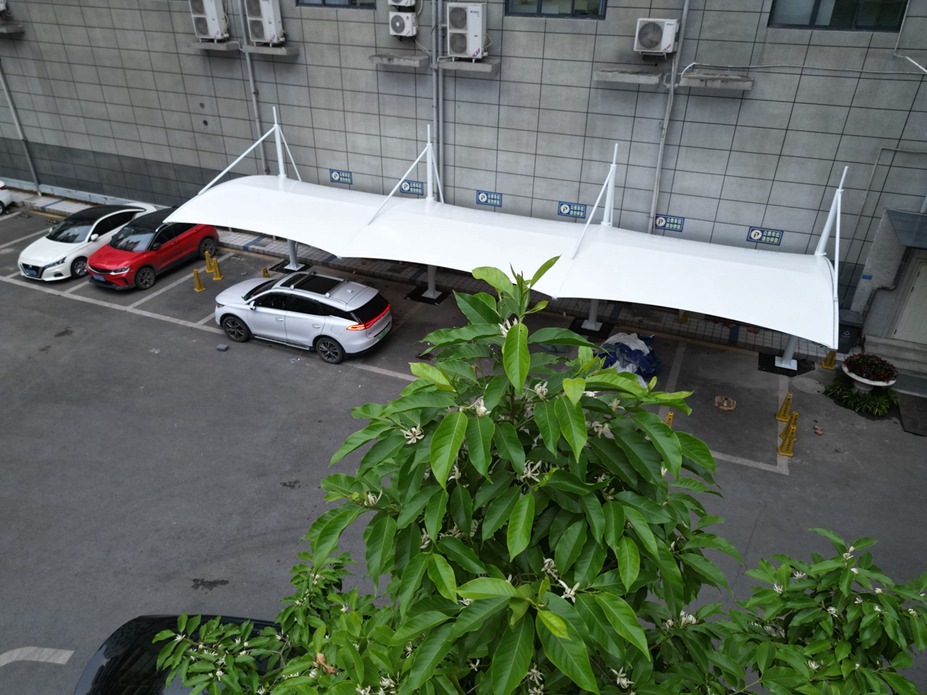 达州建行车棚膜结构工程照片10_成都膜结构案例