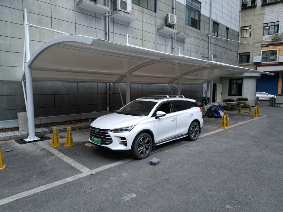 达州建行车棚膜结构工程照片12_成都膜结构案例
