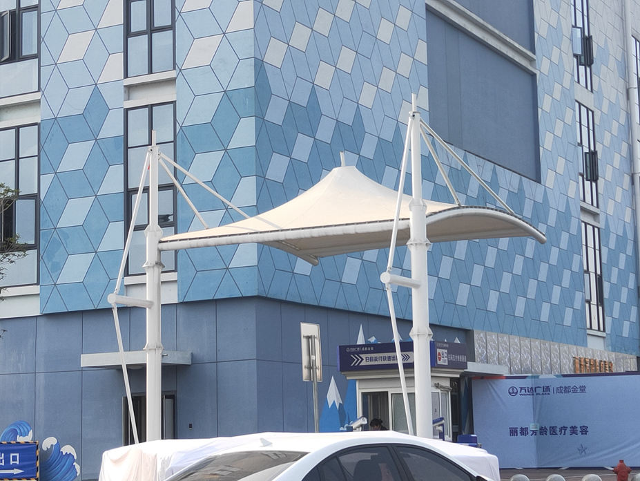 金堂万达广场收费亭膜结构工程照片7_成都膜结构案例