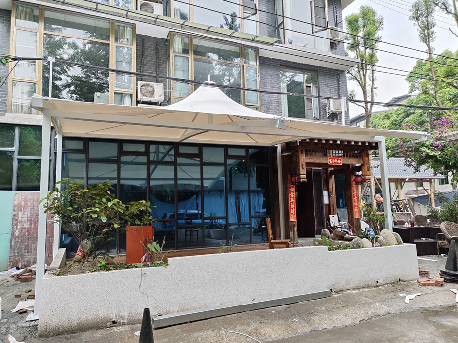 青城时光酒店遮阳膜结构工程照片7_成都膜结构案例